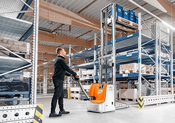 Штабелеры: виды, особенности, выбор