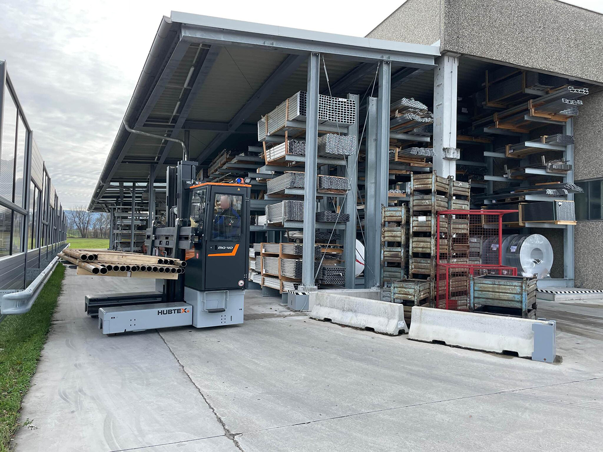 Боковой вилочный погрузчик HUBTEX PHOENIX M 30 / 700