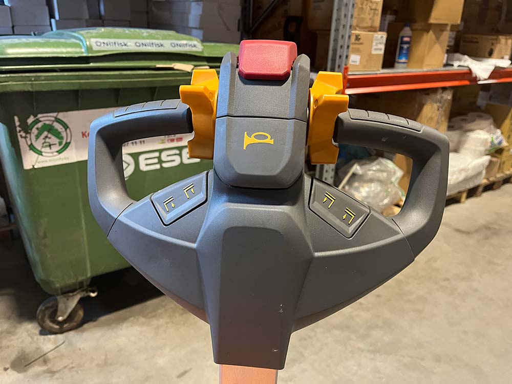 Электрический штабелер SMARTFORXX CDD15R-E