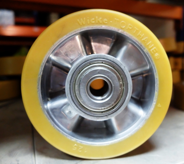 Опорное колесо STILL 4401471